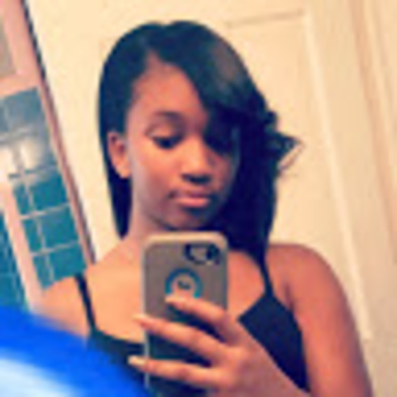 Meet your Posher, Nadia - Picture 1 of 1